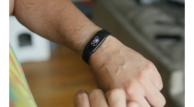 جدیدترین ردیاب ورزشی Fitbit Luxe بالاخره به پورت USB-C مجهز شده است