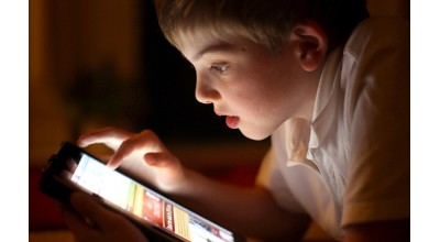 تاثیرات منفی پیشرفت تکنولوژی بر سلامت جسمی و روانی کودکان