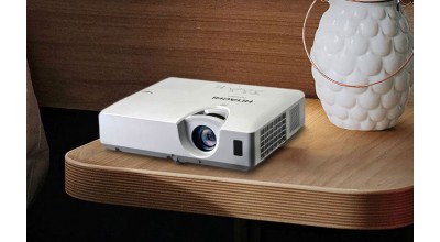 قیمت مناسب، کیفیت تصویر مطلوب و امکانات ارتباطی کاربردی، همگی در پروژکتور هیتاچی CP-X2542WN