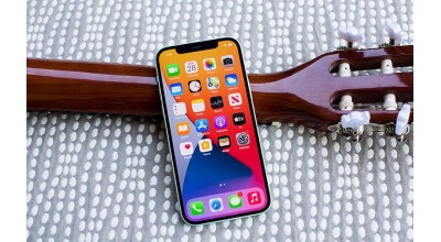 نگه داشتن دکمه پاور آیفون 12 اپلیکیشن Siri را اجرا می کند. پس چگونه آیفون 12 خود را خاموش کنیم؟!