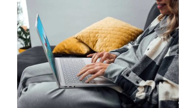 لپ تاپ IdeaPad Slim 7 Carbon جدید لنوو سبک ترین لپ تاپ 14 اینچی با صفحه نمایش OLED است!