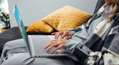 لپ تاپ IdeaPad Slim 7 Carbon جدید لنوو سبک ترین لپ تاپ 14 اینچی با صفحه نمایش OLED است!