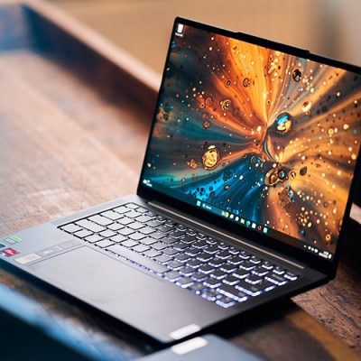 لپ تاپ جدید لنوو Yoga Pro 7 14 AMD نسبت به امکانات، ارزش خرید فوق العاده ای دارد