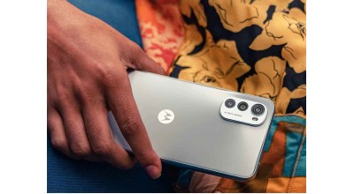 موتورولا گوشی Moto E32s را با صفحه نمایش 90 هرتز و دوربین سه گانه 16 مگاپیکسل به بازار عرضه می کند