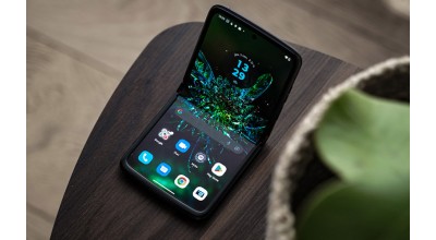 هر چه از گوشی Moto Razr 2022 می دانیم