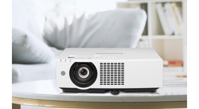 دستیابی به روشنایی خیره کننده 7000 لومن با پروژکتور پاناسونیک PT-VMZ71