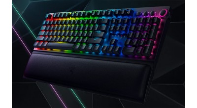 انجام بازی بدون لگ و تاخیر با کیبورد گیمینگ BLACKWIDOW V3 PRO ریزر!