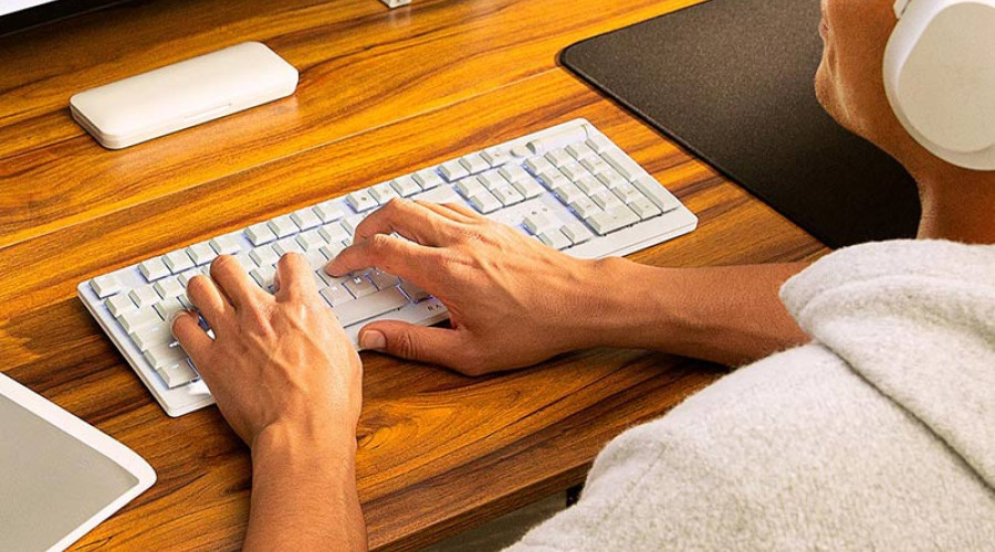 کیبورد گیمینگ بی سیم DeathStalker V2 Pro، از رده بالاترین و مستحکم ترین محصولات ریزر! کیبورد گیمینگ بی سیم DeathStalker V2 Pro، از رده بالاترین و مستحکم ترین محصولات ریزر!