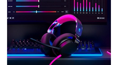 غوطه ور در گیم پلی بازی با هدست گیمینگ SkullCandy مدل SLYR Pro