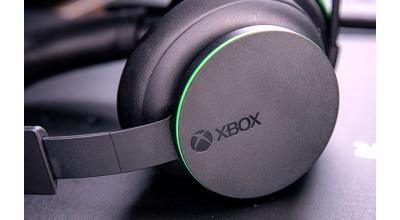 غوطه ور در بازی با هدست گیمینگ Microsoft Xbox Wireless