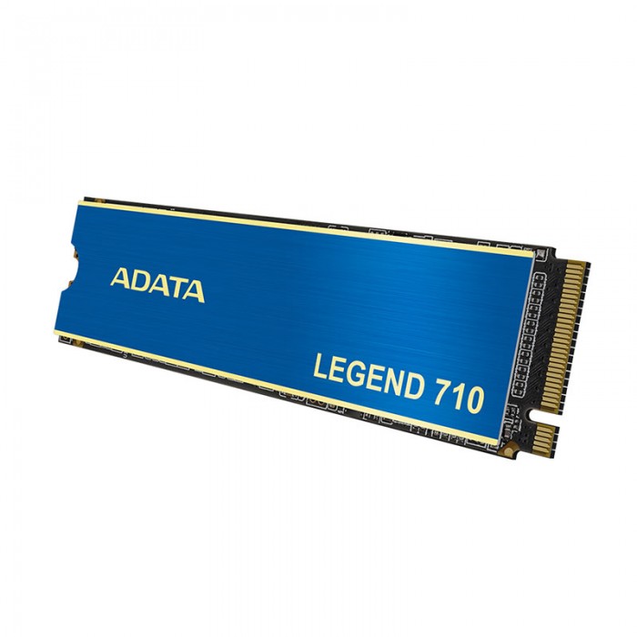 حافظه اس اس دی 512 گیگابایت ای دیتا ADATA Legend 710 دارای هیت سینک آبی رنگ است