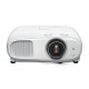 ویدئو پروژکتور 4k اپسون EH-TW7000 قادر به ارائه تصاویر تا ابعاد 500 اینچ را دارد و از یک لامپ تصویر 250 واتی برخوردار است.