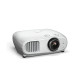 ویدئو پروژکتور 4k اپسون EH-TW7000 قادر به ارائه تصاویر تا ابعاد 500 اینچ را دارد و از یک لامپ تصویر 250 واتی برخوردار است.