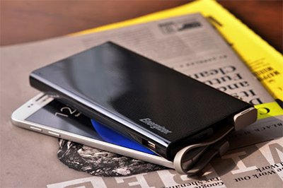 مشخصات و امکانات شارژر همراه انرجایزر Energizer UE10004QC