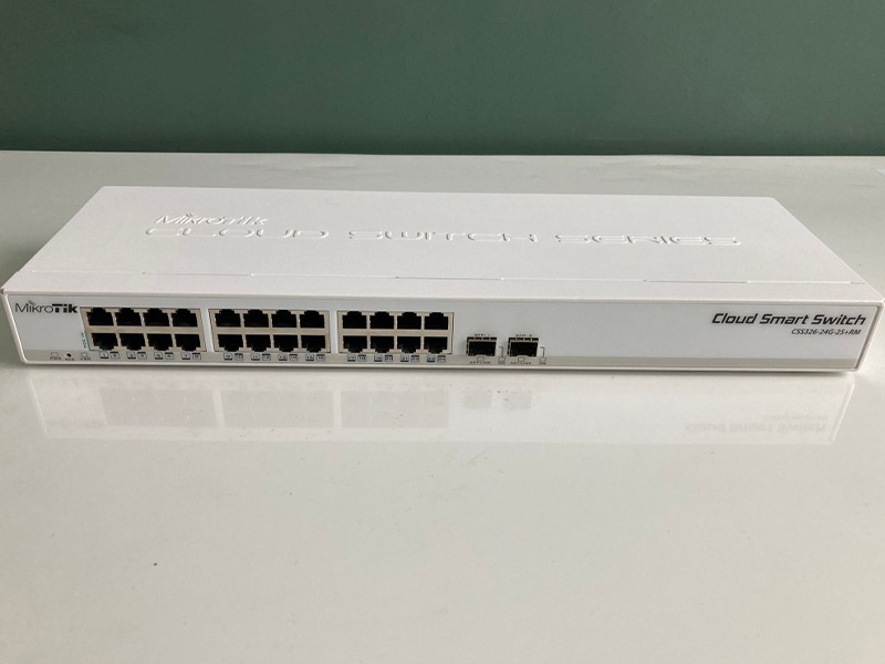 سوییچ مدیریتی میکروتیک CSS326-24G-2S+RM