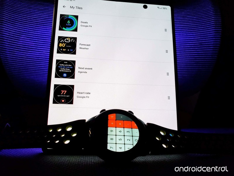 چگونه کاشی های هوشمند Wear OS را بر روی ساعت خود شخصی سازی کنیم؟