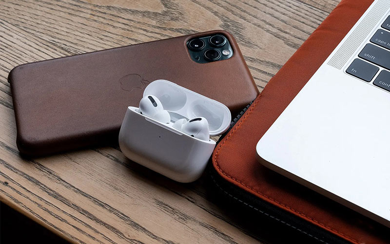 4. APPLE AIRPODS PRO