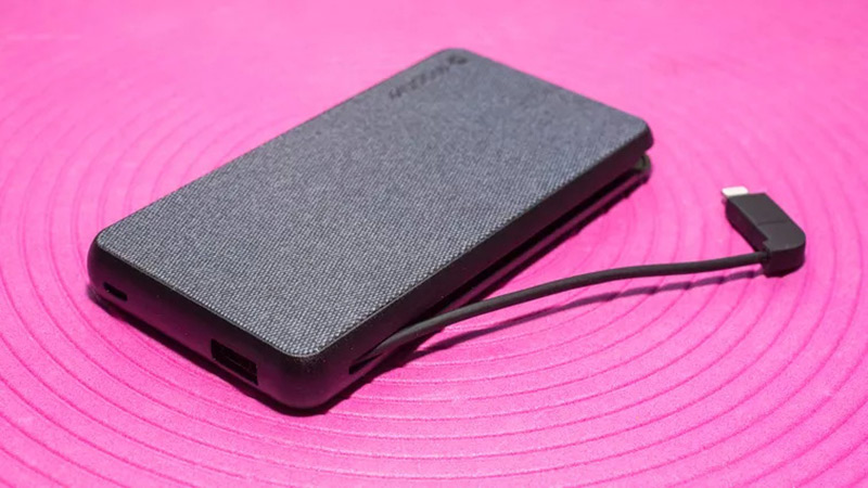 پاوربانک Mophie PowerStation Plus – قیمت مناسب و مجهز به کابل لایتنینگ