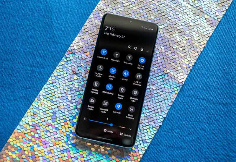 چگونه حالت dark mode را در گوشی های گلکسی سامسونگ فعال کنیم؟