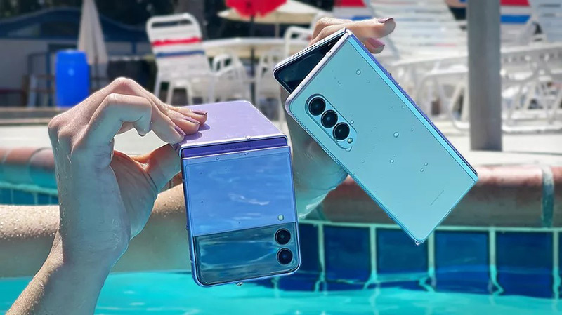بررسی ضد آب بودن Galaxy Z Fold 3  و Z Flip 3: تا چقدر عمق می توانند تحمل داشته باشند؟