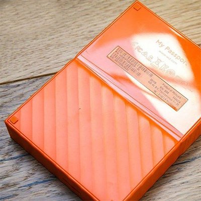 طراحی و ساخت هارد دیسک اکسترنال وسترن دیجیتال My Passport WDBYFT0040B