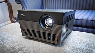 قابلیت ها و کارایی های ویدئو پروژکتور Optoma UHL55