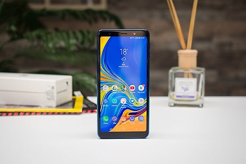 قابلیت های گوشی موبایل سامسونگ (Galaxy A7 (2018