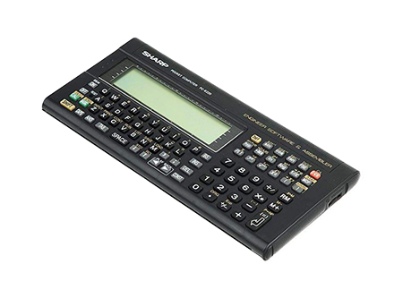 قابلیت و کارایی ماشین حساب مهندسی شارپ PC-E220